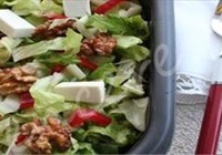 Kızarmış Cevizli Marul Salatası