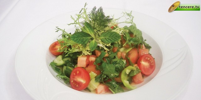 Rokalı Çoban Salatası
