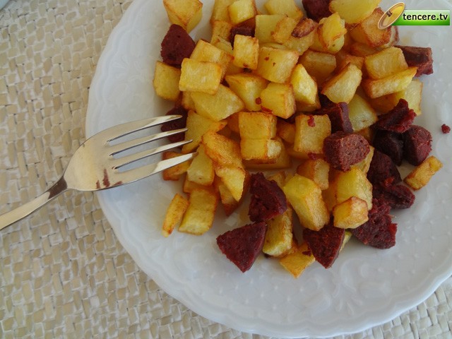Sucuklu Patates Sote