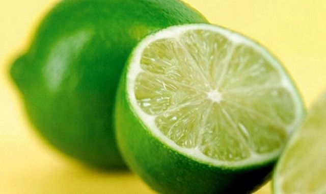 Limonlu su içmek için 8 iyi neden