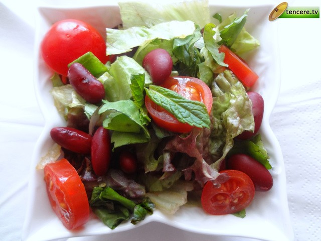Meksika Fasülyeli Yeşil Salata