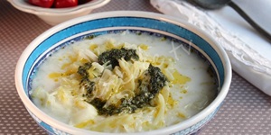 Lahana Çorbası (tuzlu yoğurtla)